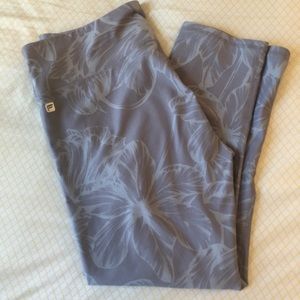 Fabletics Gray floral PowerHold crop capri Leggings Size Medium
